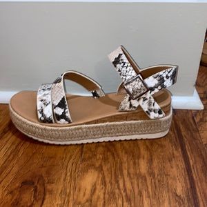 Snake Skin Platform Shoes